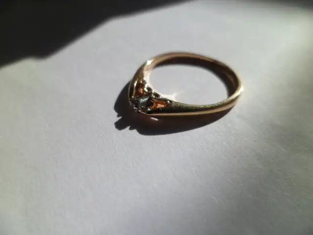 14 kt yellow gold small diamond ring - Photo 2