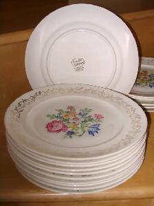 PLUSIEURS ARTICLESPOELONRACK AVEC 16 EPICE