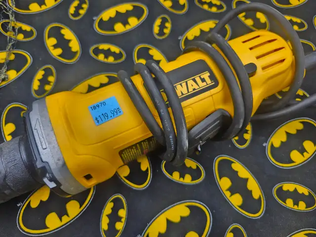 DeWalt DWE4887 Corded 1-1/2-In (40mm) Die Grinder (#18970-1) - Photo 2