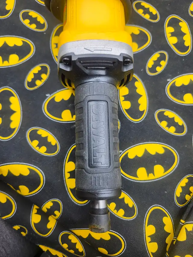 DeWalt DWE4887 Corded 1-1/2-In (40mm) Die Grinder (#18970-1) - Photo 4