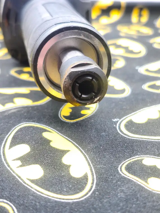 DeWalt DWE4887 Corded 1-1/2-In (40mm) Die Grinder (#18970-1) - Photo 5