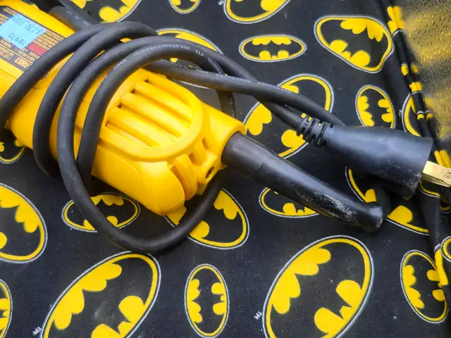 DeWalt DWE4887 Corded 1-1/2-In (40mm) Die Grinder (#18970-1) - Photo 7