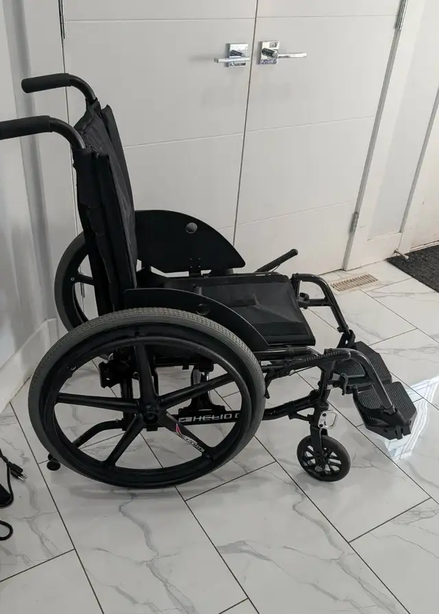 Helio C2 Carbon Fiber Ultra-Lightweight Wheelchair - 16' x 18' - Photo 4