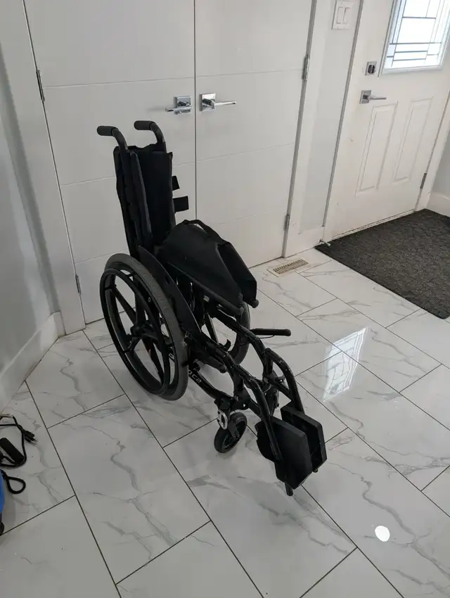 Helio C2 Carbon Fiber Ultra-Lightweight Wheelchair - 16' x 18' - Photo 7