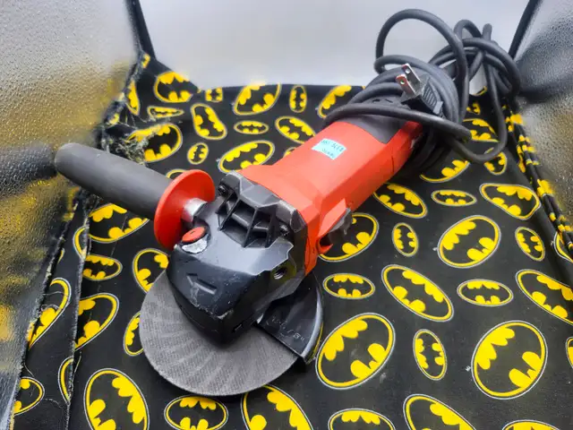 Hilti AG-500-11S Corded 4.5' to 5' Angle Grinder (#18790-2)