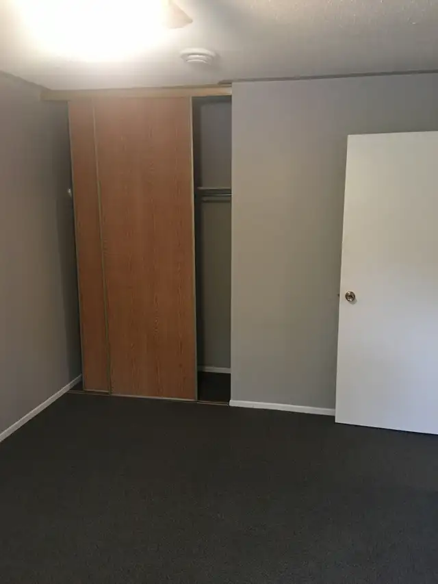 Two bedroom plus office for rent Simcoe - Photo 4