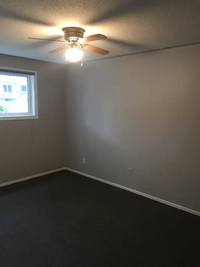 Two bedroom plus office for rent Simcoe - Photo 5