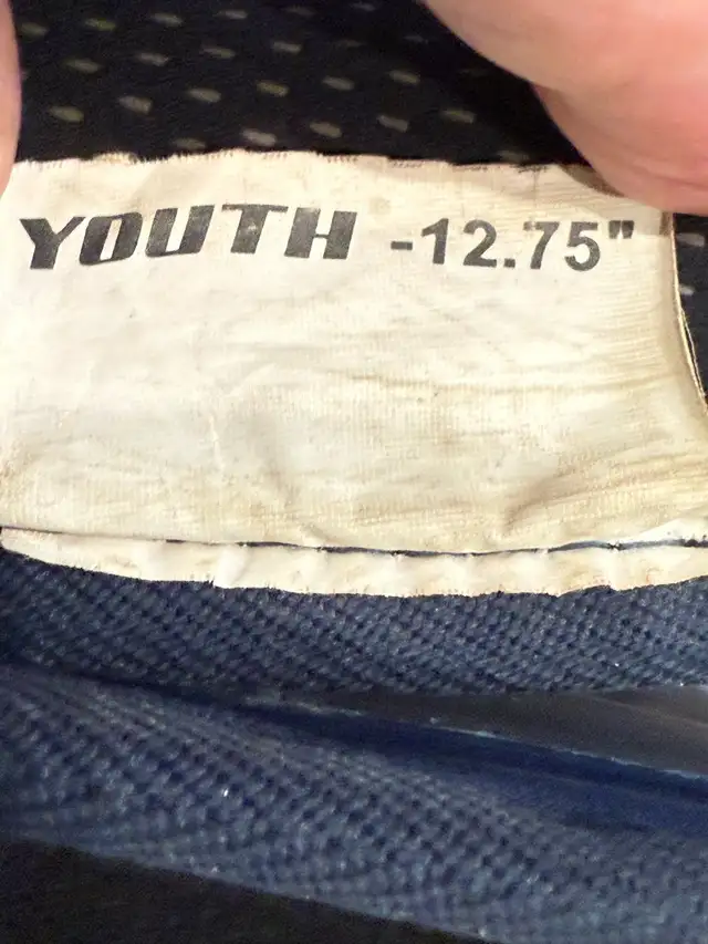 Easton Youth Bat Catcher’s Set - Photo 3