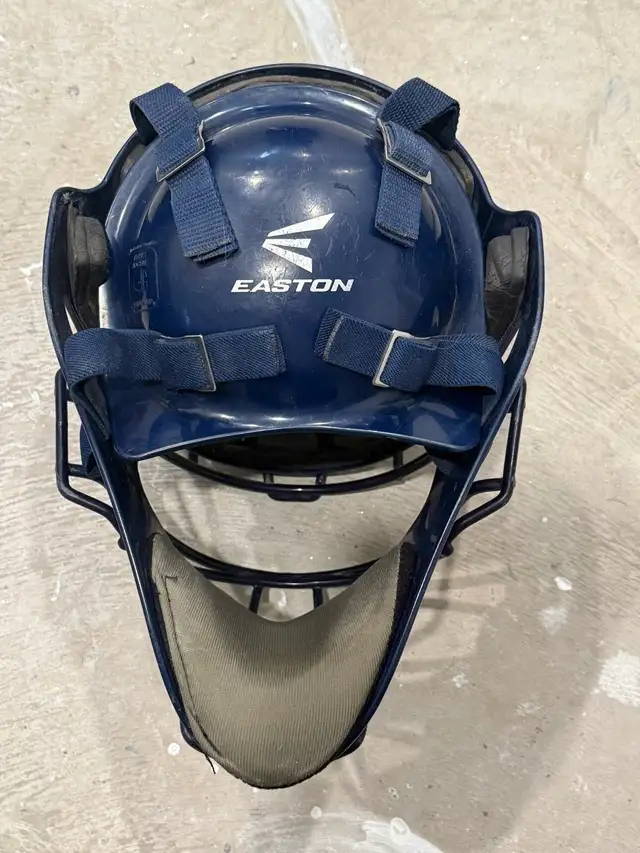 Easton Youth Bat Catcher’s Set - Photo 8