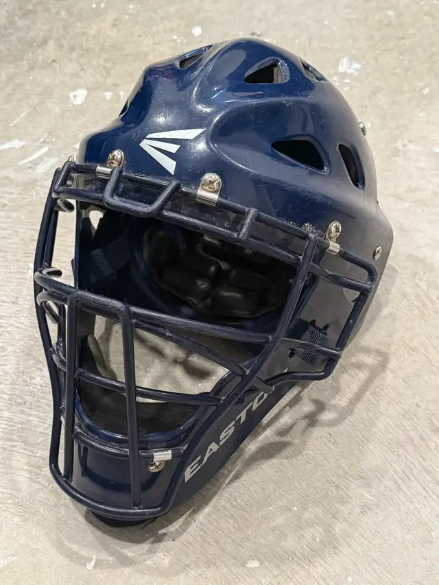 Easton Youth Bat Catcher’s Set - Photo 9