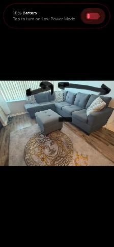 Sectional couch L shape in grey color, mint condition