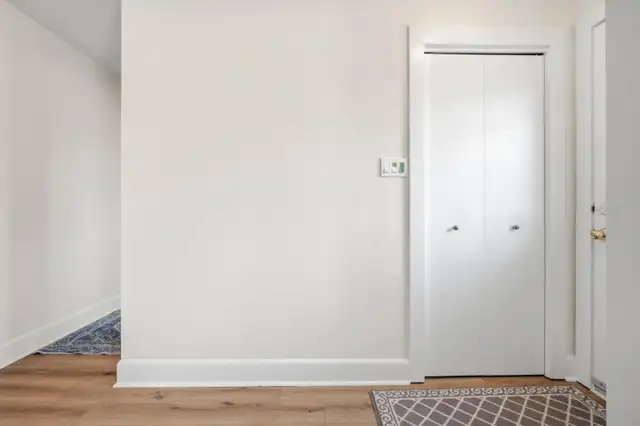 Beautiful Home and Acreage for Sale! - Photo 4