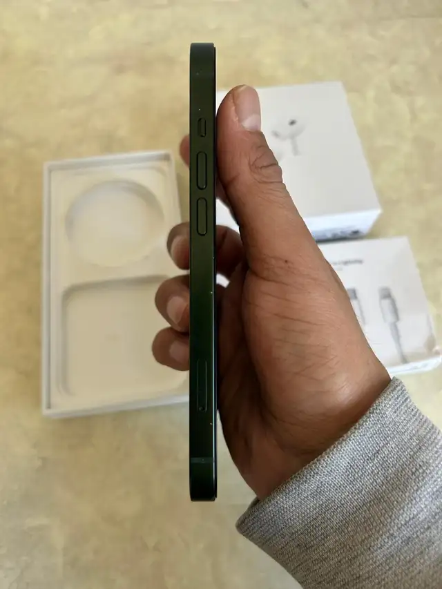 iPhone 13 128gb Airpods/Fast Charger/Delivery - Photo 4