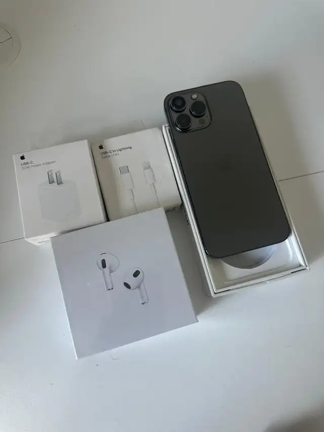 iPhone 13 Pro Max 256GB AirPods/Fast Charger/Delivery