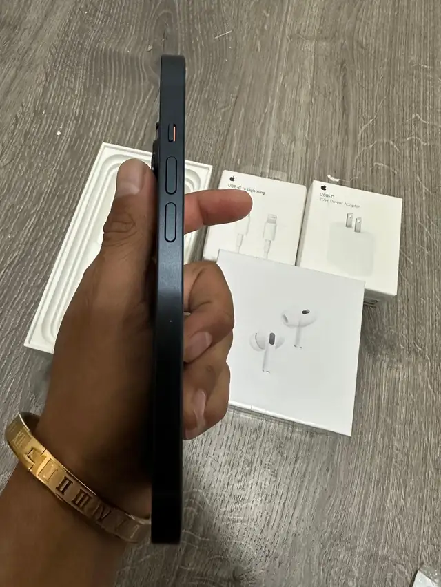 iPhone 14 128gb Airpods/Charger Set/Delivery - Photo 2