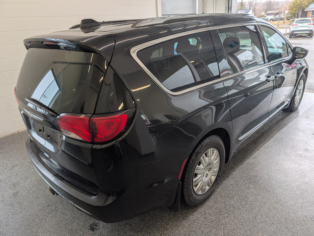 2018 Chrysler Pacifica Touring-L - Photo 3