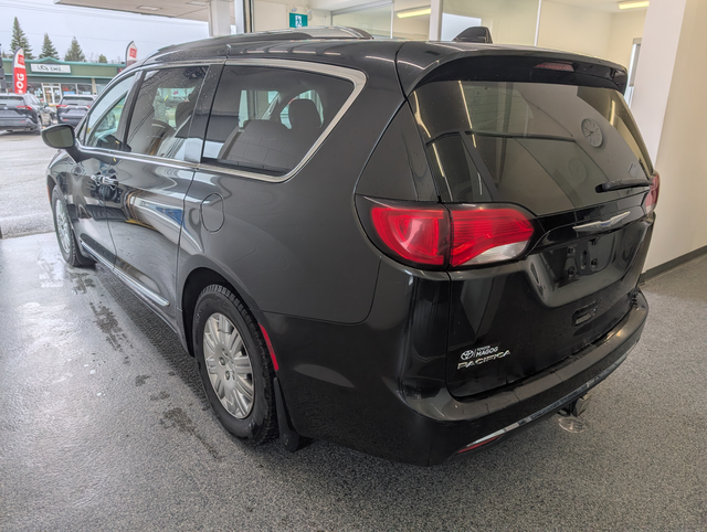 2018 Chrysler Pacifica Touring-L - Photo 4