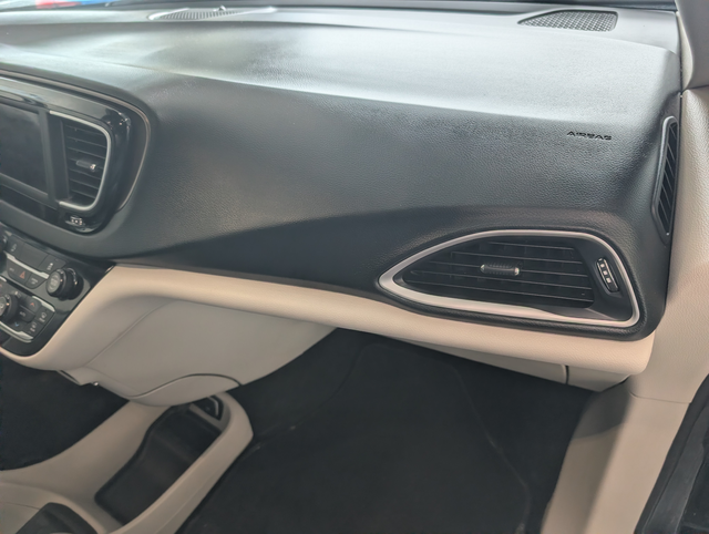 2018 Chrysler Pacifica Touring-L - Photo 9