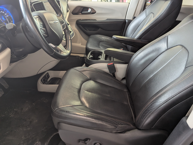 2018 Chrysler Pacifica Touring-L - Photo 11