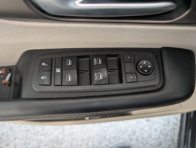 2018 Chrysler Pacifica Touring-L - Photo 14