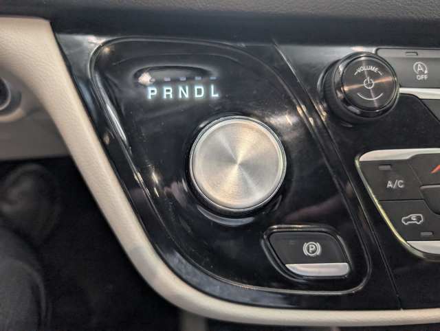 2018 Chrysler Pacifica Touring-L - Photo 16