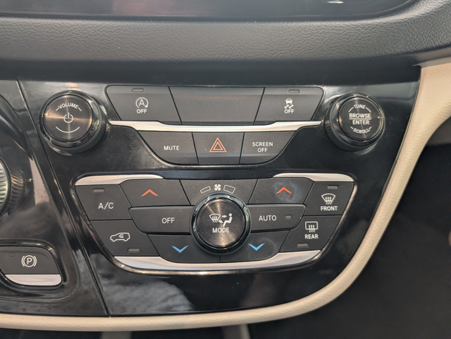 2018 Chrysler Pacifica Touring-L - Photo 17