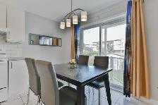 Condo- Hôtel,  4 1/2 ,  stationnement, Vieux-Longueuil.