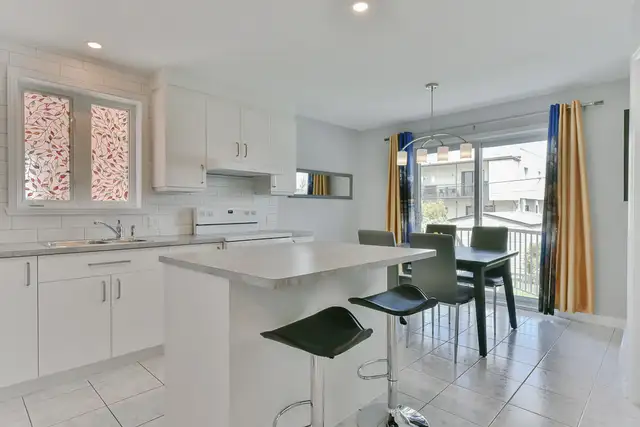 Condo- Hôtel,  4 1/2 ,  stationnement, Vieux-Longueuil. - Photo 3