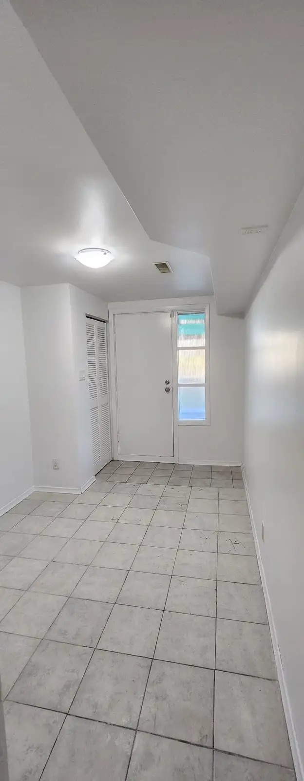 Basement for lease - Photo 3