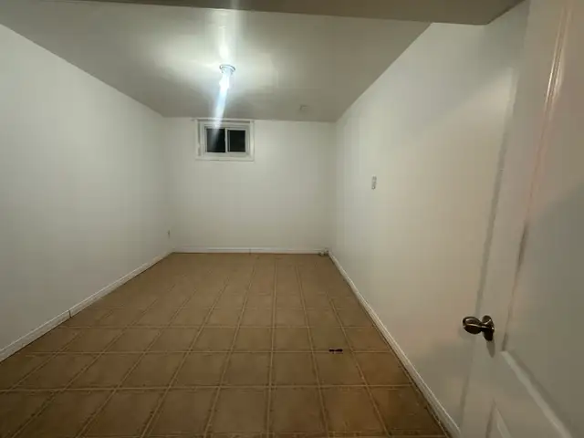 Basement for lease - Photo 9