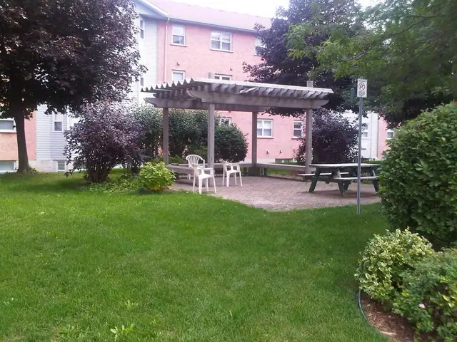 2 Beds 1 Bath Apartment - Woodstock, Ontario - Photo 5