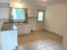 COWANSVILLE 4 ½ ensoleillé -immeuble tranquille  (6 logements)