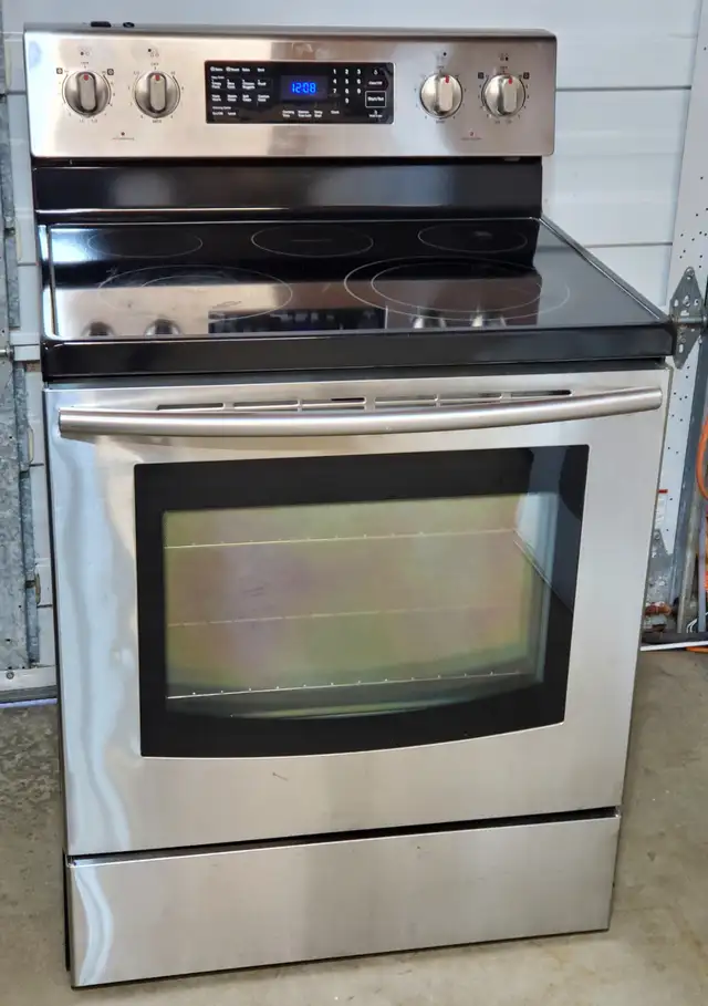 Samsung smooth top stove- excellent condition, ready -
