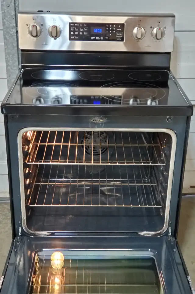 Samsung smooth top stove- excellent condition, ready - - Photo 4