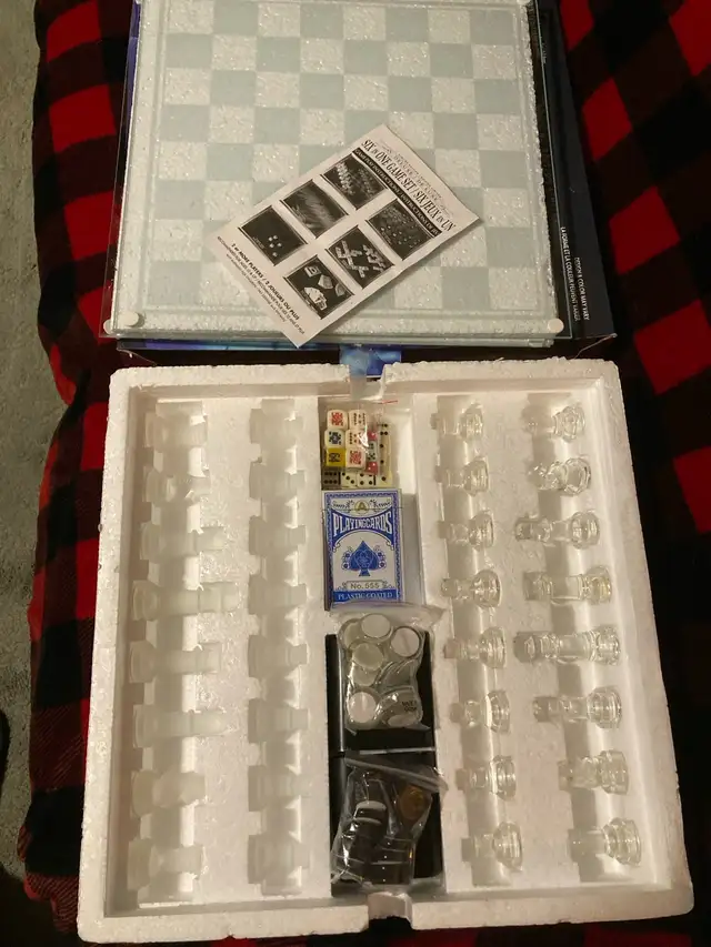 6-in-1 Chess/Game Set $30obo. - Photo 2
