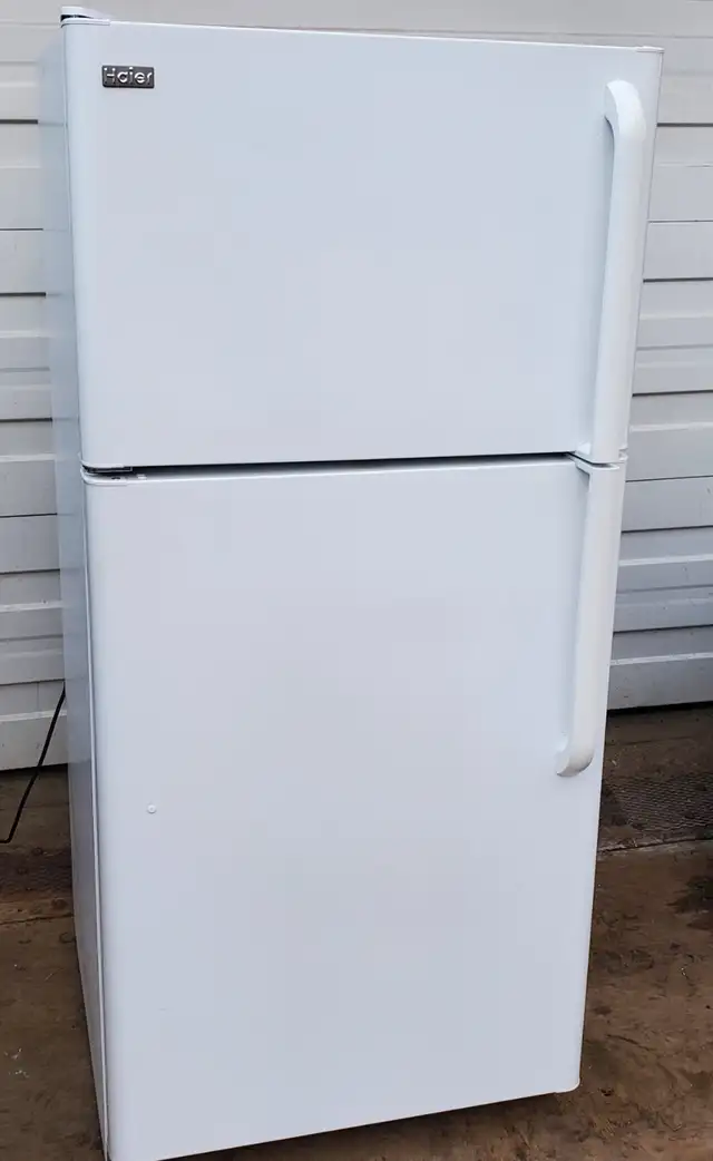 Haier mid size fridge - Very good condition, clean cold