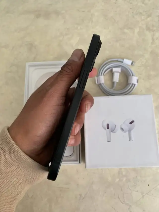 iPhone 15 256gb Airpods Package/Delivery - Photo 4