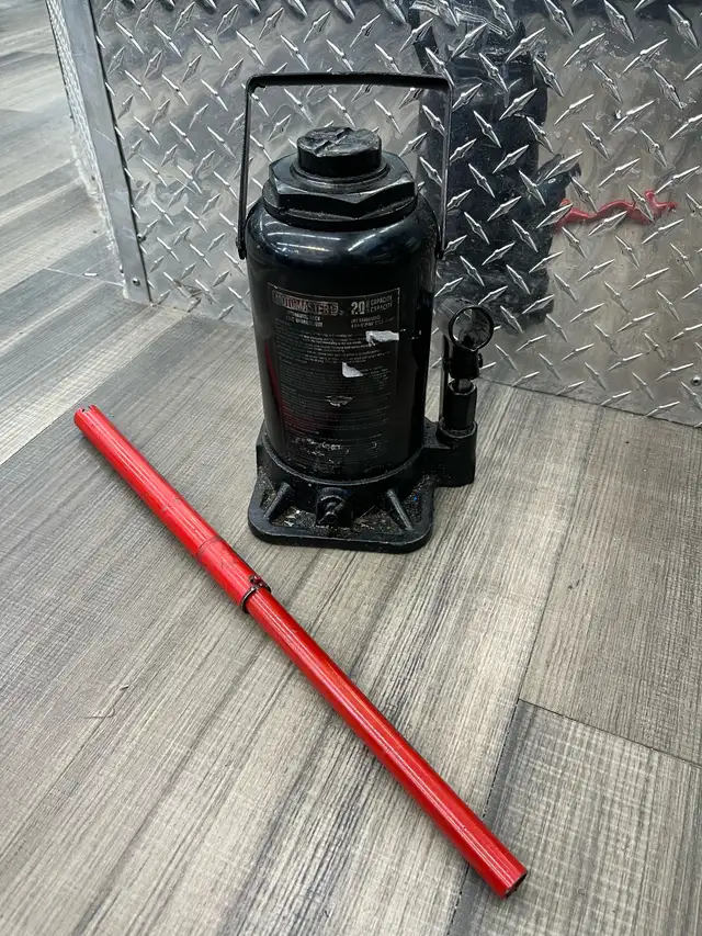 Motomaster 20 ton Bottle Jack
