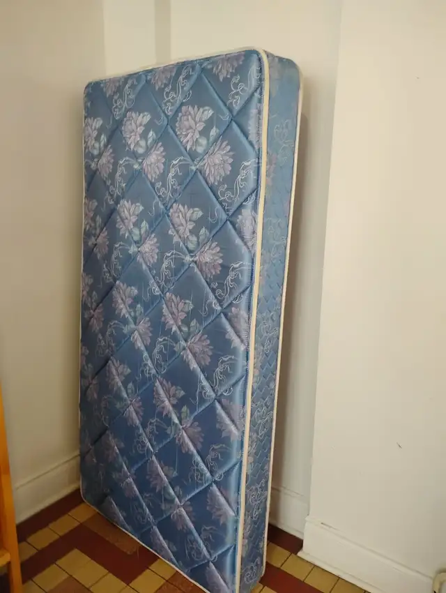 Lits à vendre (d'une auberge jeunesse) - Photo 8