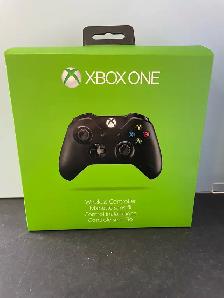 XBOX ONE CONTROLLER W/BOX