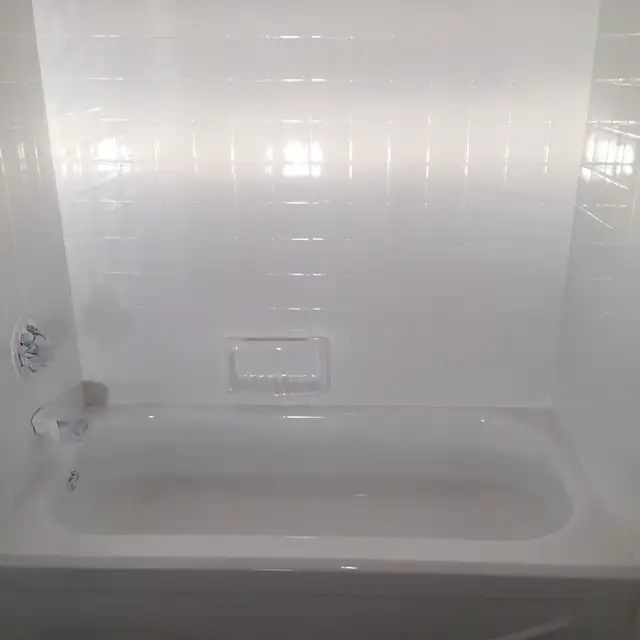 TUB REFINISHING BATHTUB REGLAZING TILES RESURFACING BATHTUB