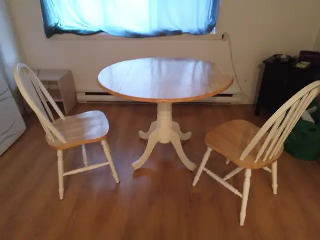 Table et chaises - Photo 2