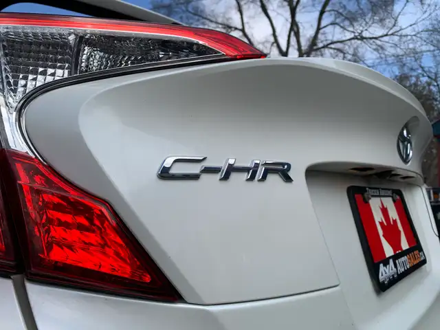 2020 TOYOTA CH-R PREMIUM CERTIFIED NO ACCIDENTS - Photo 8