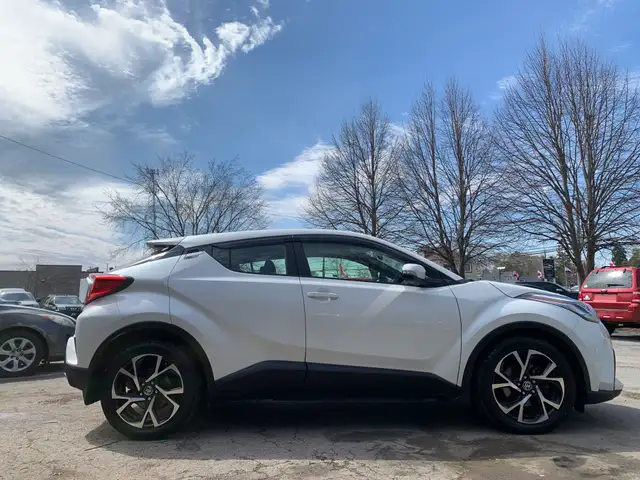 2020 TOYOTA CH-R PREMIUM CERTIFIED NO ACCIDENTS - Photo 10