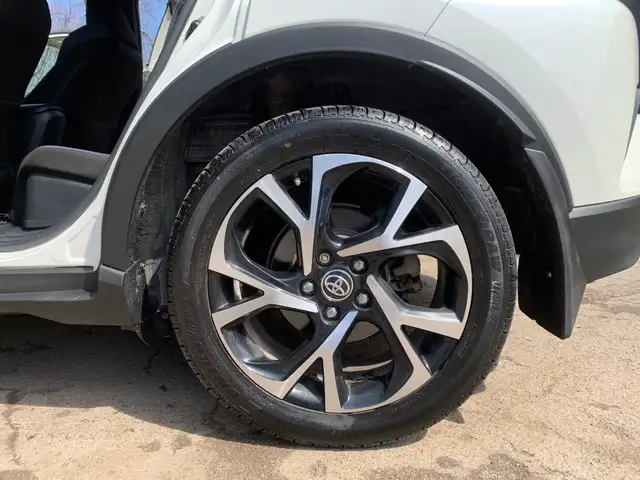 2020 TOYOTA CH-R PREMIUM CERTIFIED NO ACCIDENTS - Photo 15