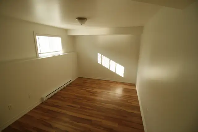 2 chambres sous-sol à Thurso, QC / 2 bed lower level Thurso, QC