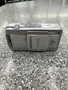 Canon PowerShot s30 Digital Camera