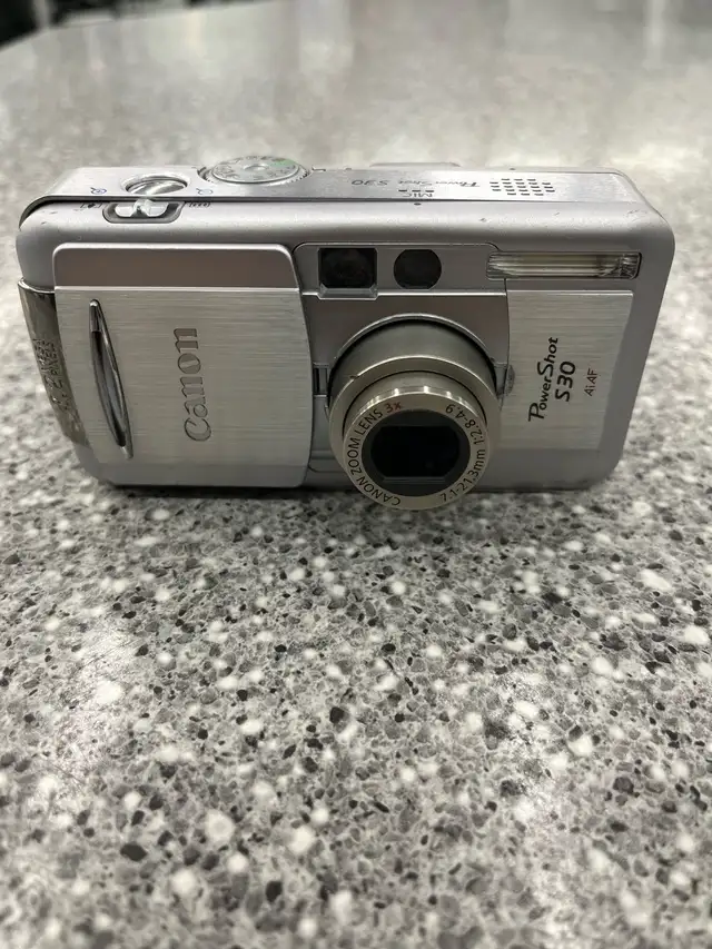 Canon PowerShot s30 Digital Camera - Photo 2