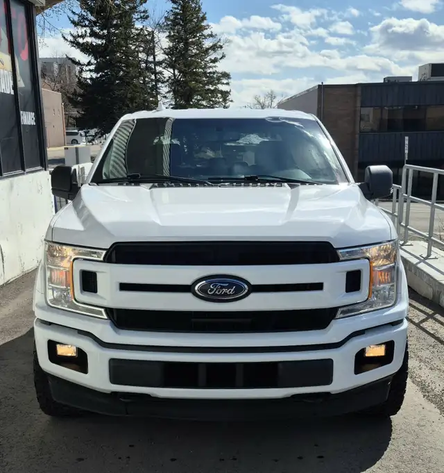 2018 Ford F150 Supercrew XLT - Photo 2