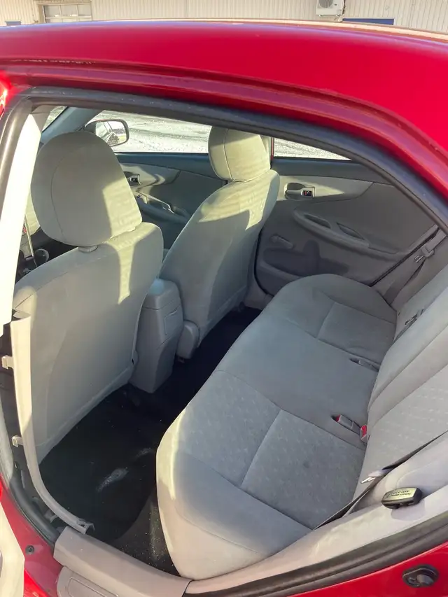 2010 Toyota Corolla - Photo 2